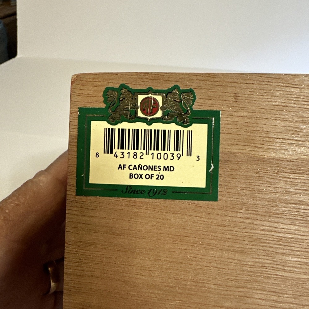 Arturo Fuente Wooden Cigar Box Hinged Clasp Stickers - Picture 5 of 9